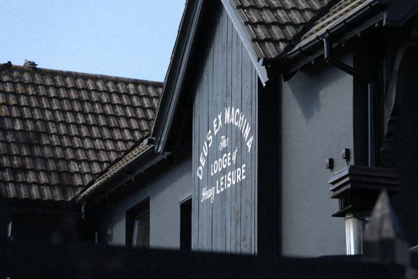 Deus Lodge